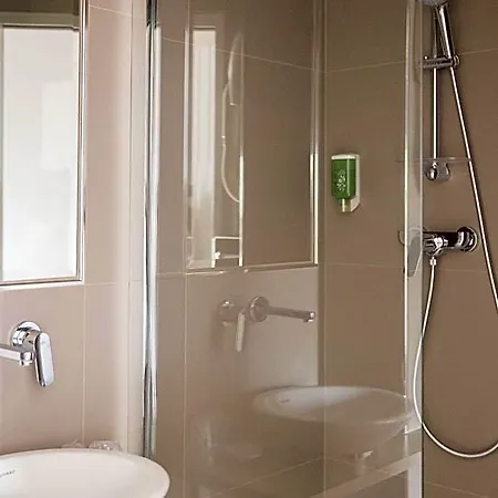 New Orient Hotel 3*