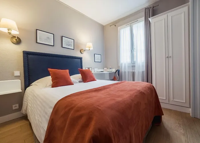 New Orient 3* Paris
